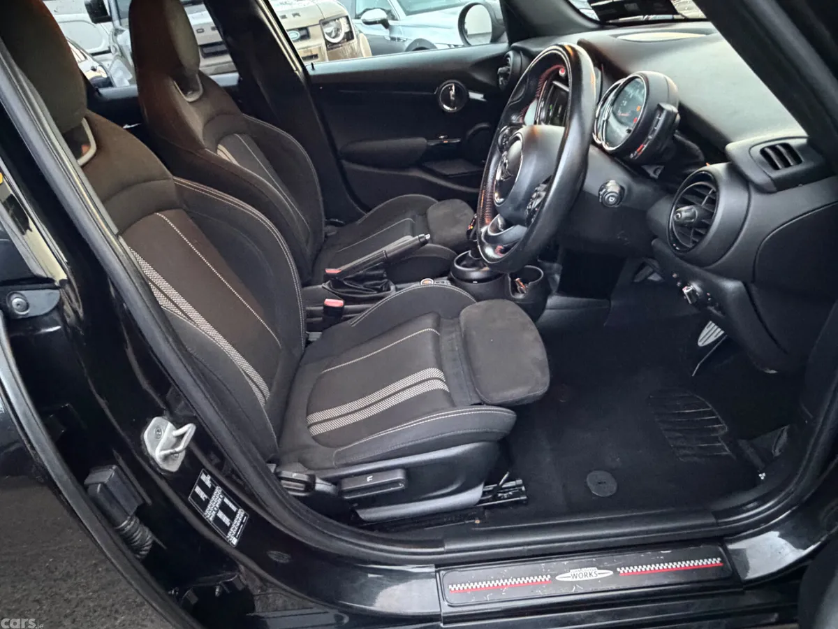 Mini Cooper Hatchback, Diesel, 2018, Black