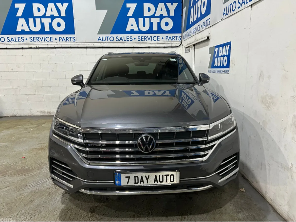Volkswagen Touareg SUV, Petrol Plug-in Hybrid, 2021, Grey
