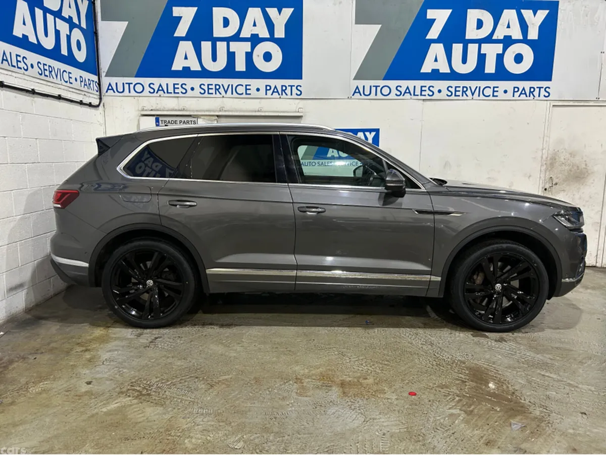 Volkswagen Touareg SUV, Petrol Plug-in Hybrid, 2021, Grey