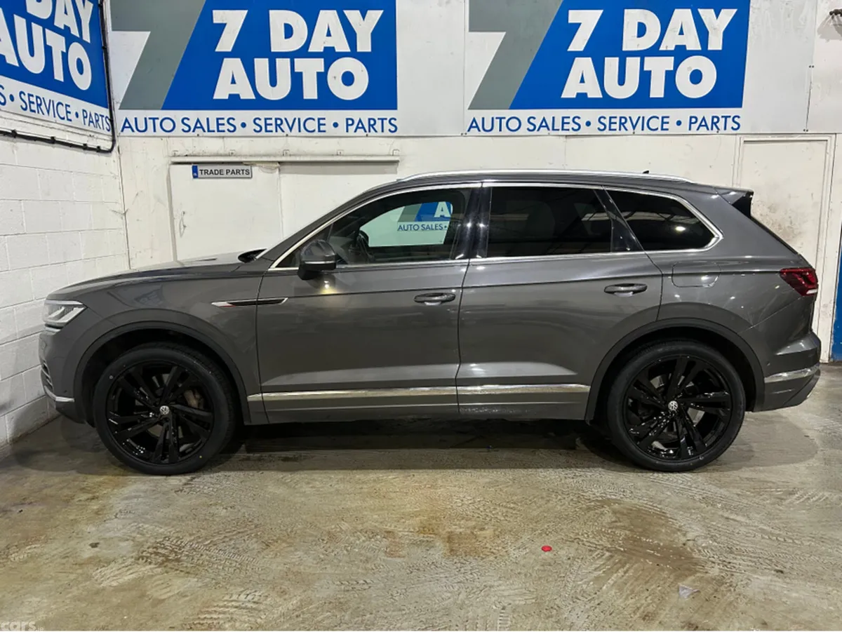 Volkswagen Touareg SUV, Petrol Plug-in Hybrid, 2021, Grey