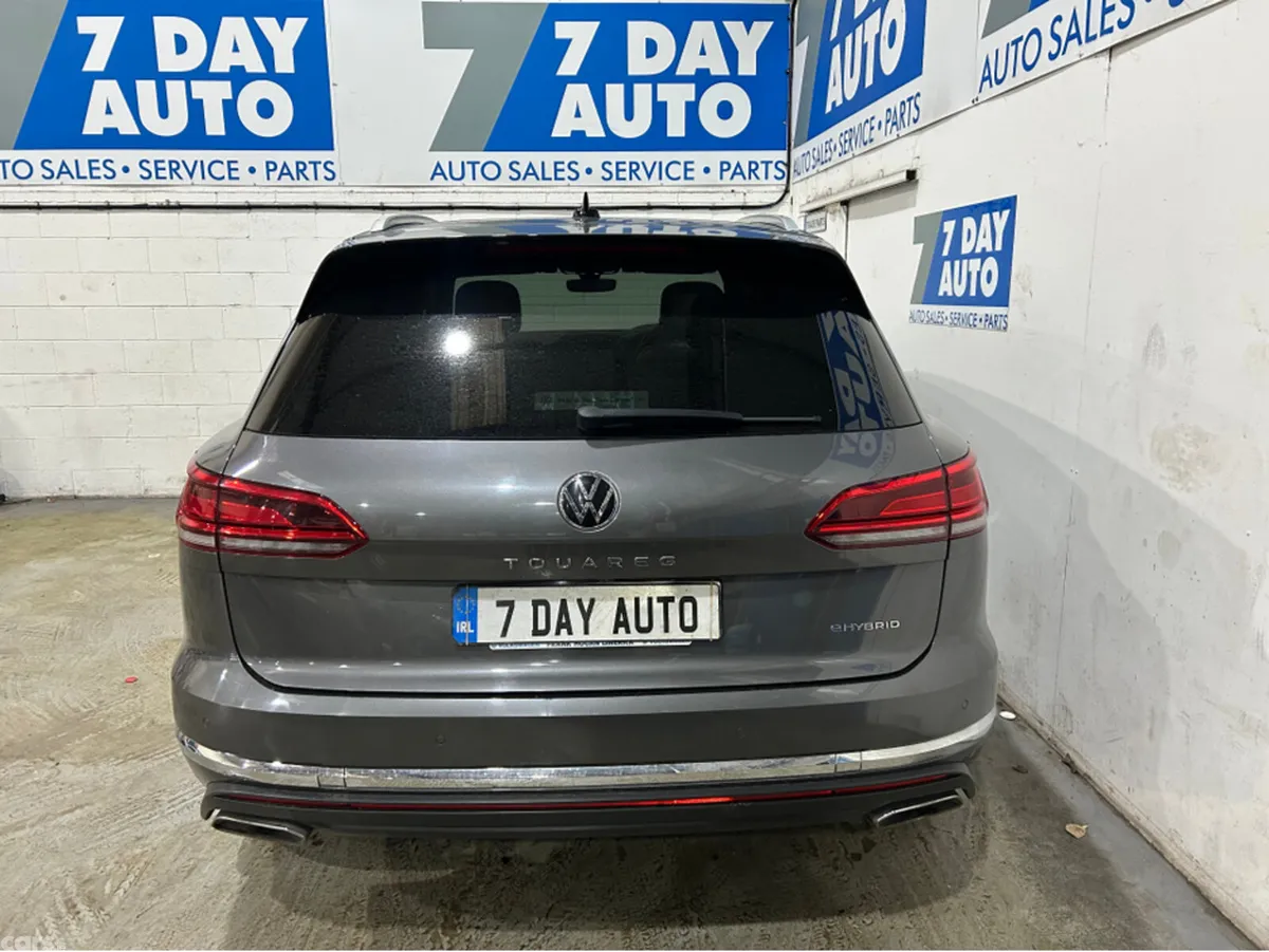 Volkswagen Touareg SUV, Petrol Plug-in Hybrid, 2021, Grey