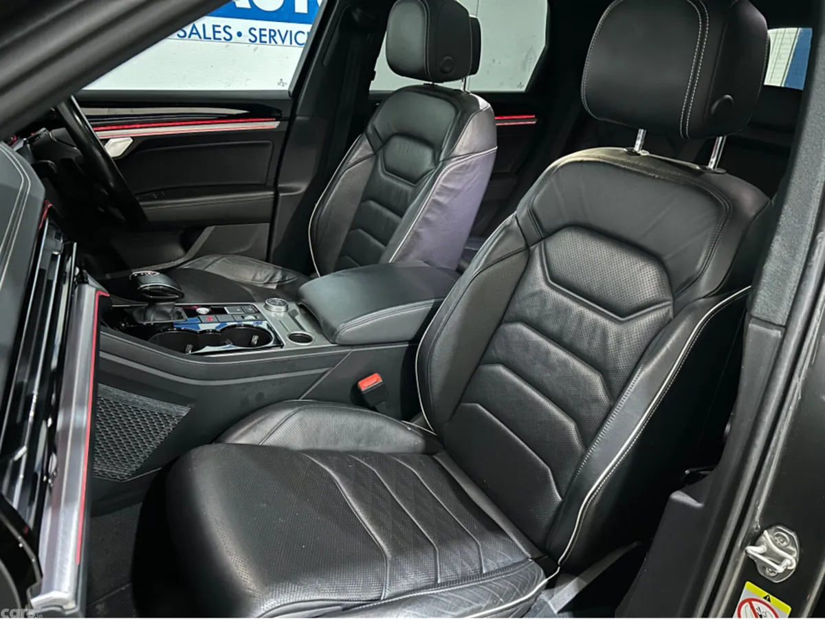 Volkswagen Touareg SUV, Petrol Plug-in Hybrid, 2021, Grey
