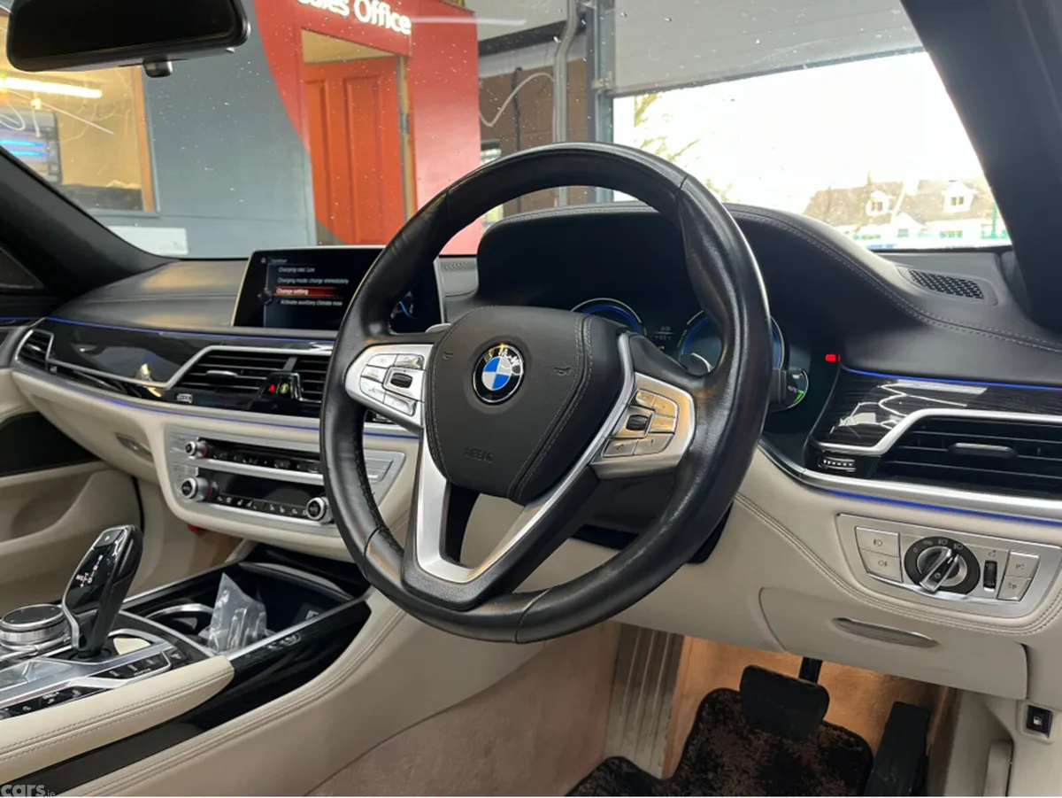 BMW 7-Series Saloon, Petrol Plug-in Hybrid, 2016, Black