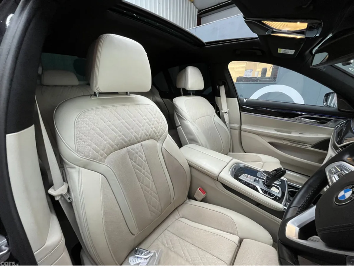 BMW 7-Series Saloon, Petrol Plug-in Hybrid, 2016, Black