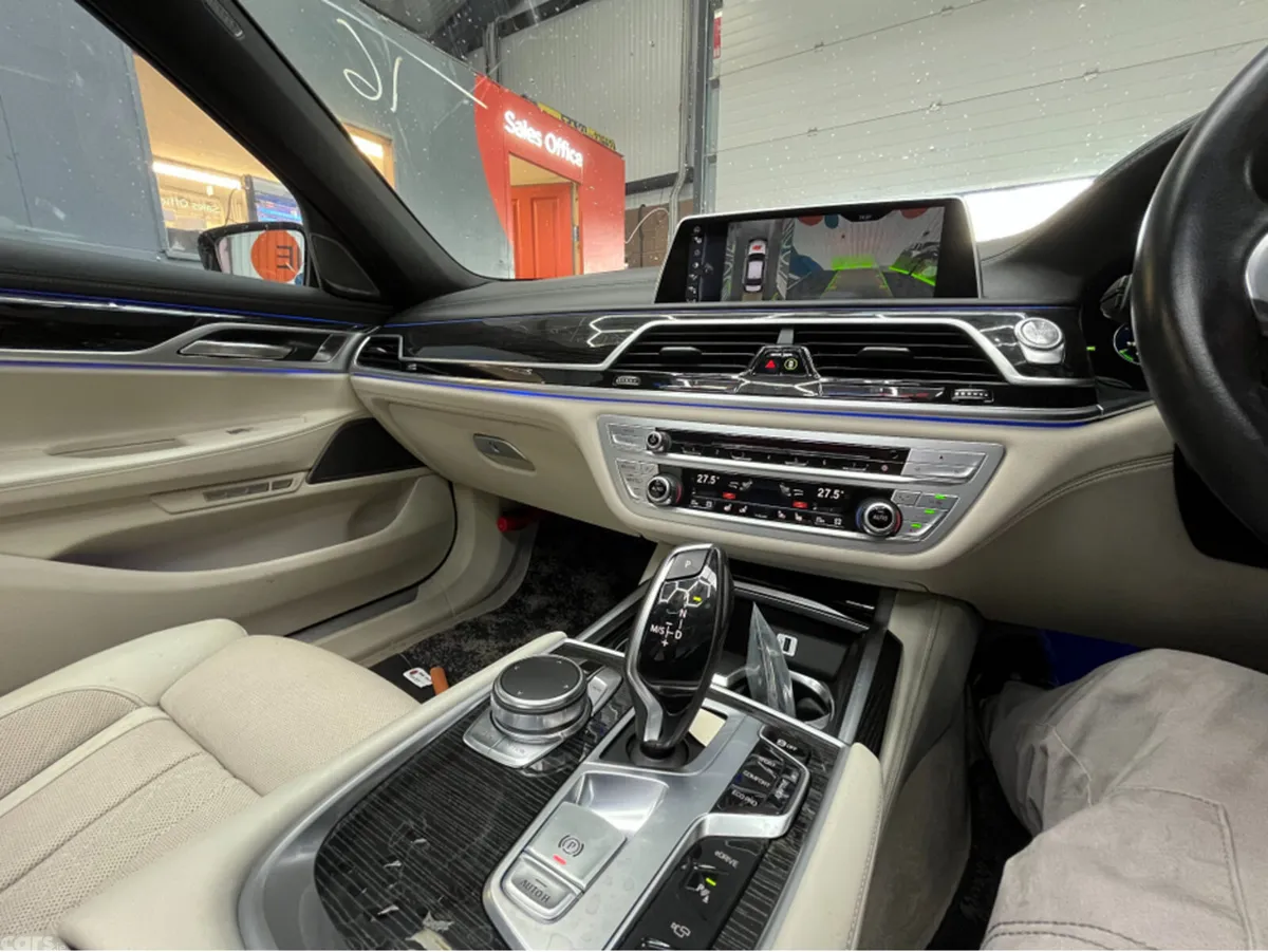 BMW 7-Series Saloon, Petrol Plug-in Hybrid, 2016, Black