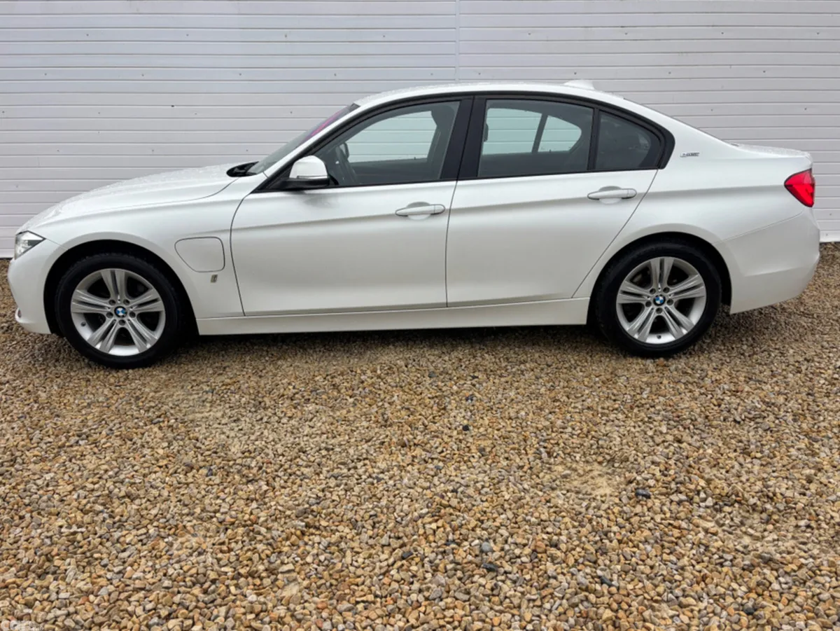 BMW 3-Series Saloon, Petrol Plug-in Hybrid, 2018, White