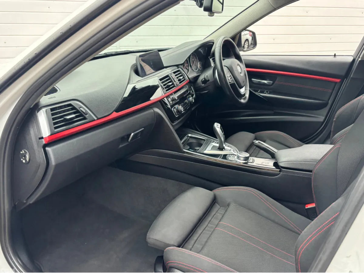 BMW 3-Series Saloon, Petrol Plug-in Hybrid, 2018, White