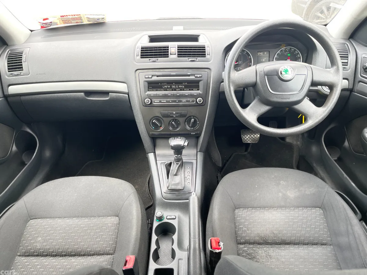 Skoda Octavia Saloon, Petrol, 2013, Red
