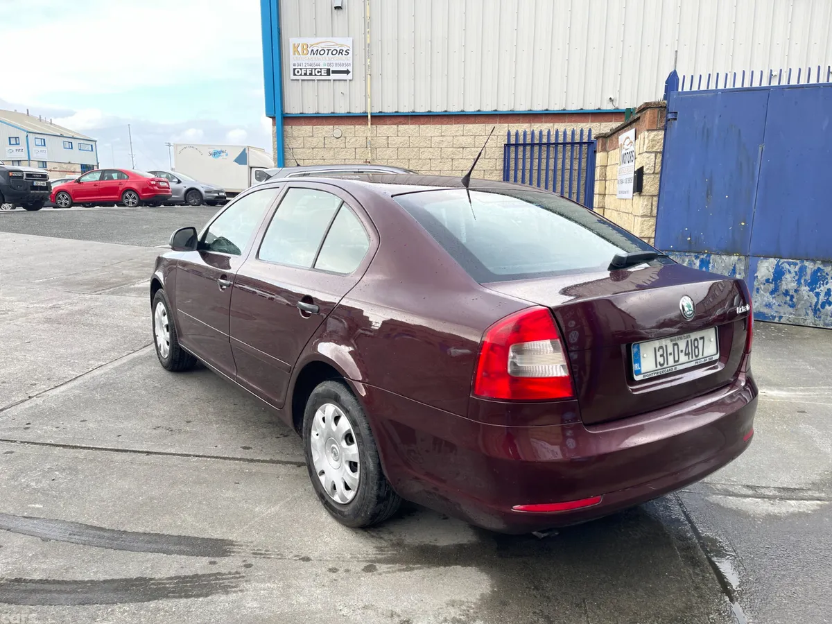 Skoda Octavia Saloon, Petrol, 2013, Red