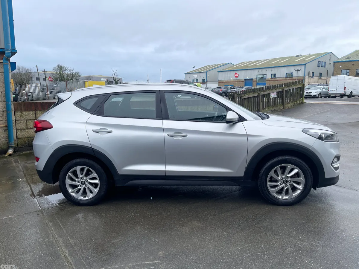 Hyundai Tucson SUV, Diesel, 2016, Silver