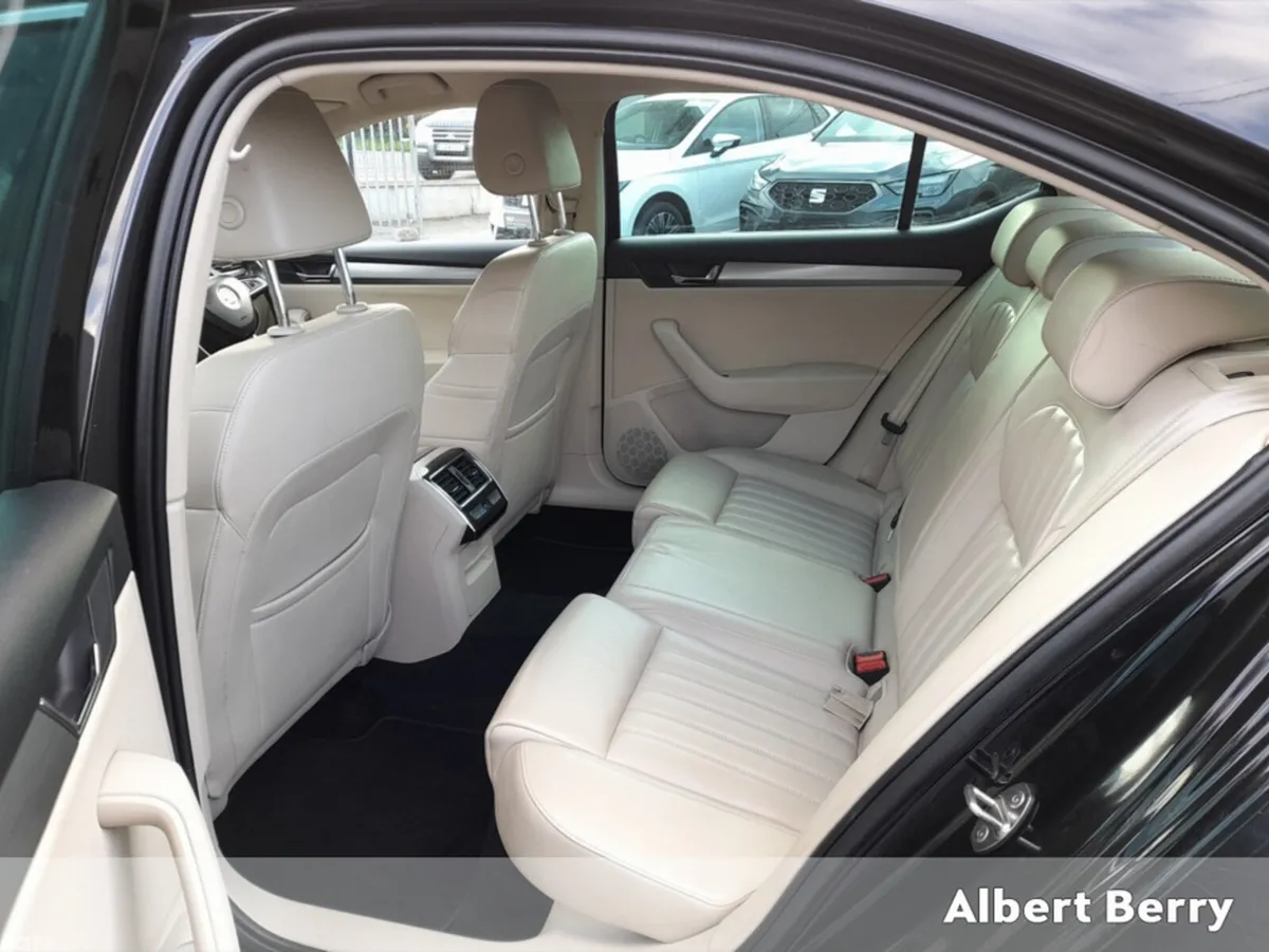 Skoda Superb Hatchback, Diesel, 2018, Black