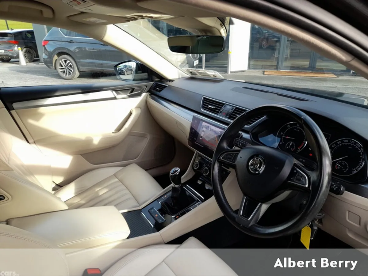 Skoda Superb Hatchback, Diesel, 2018, Black