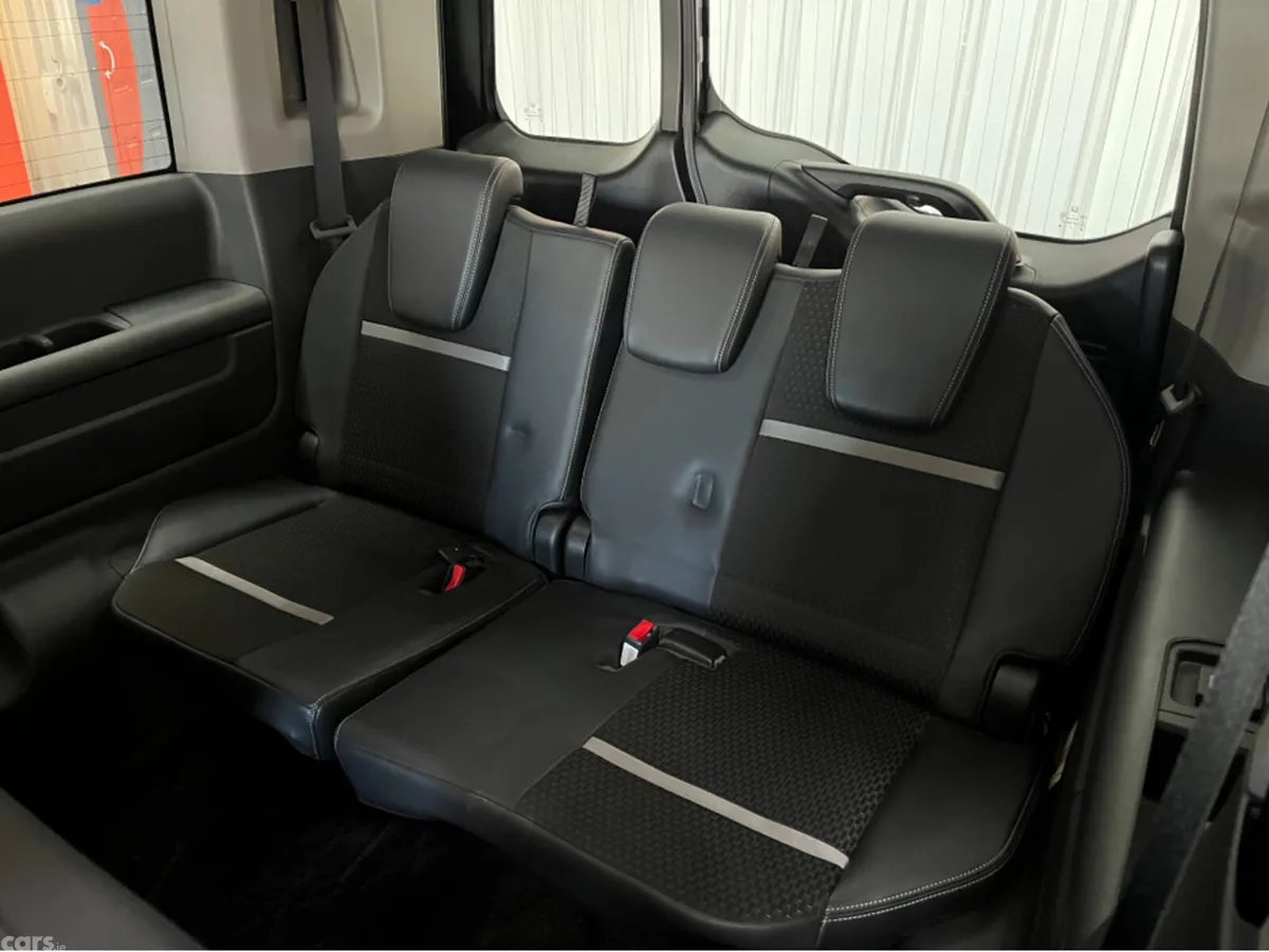 Honda Stepwagon MPV, Petrol Hybrid, 2020, Black