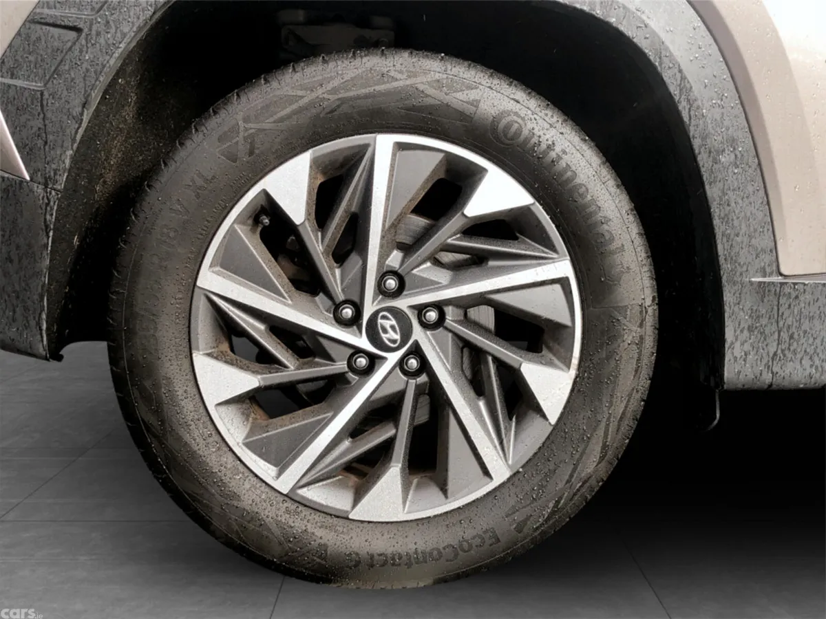 Hyundai Tucson MPV, Diesel, 2022, Gold
