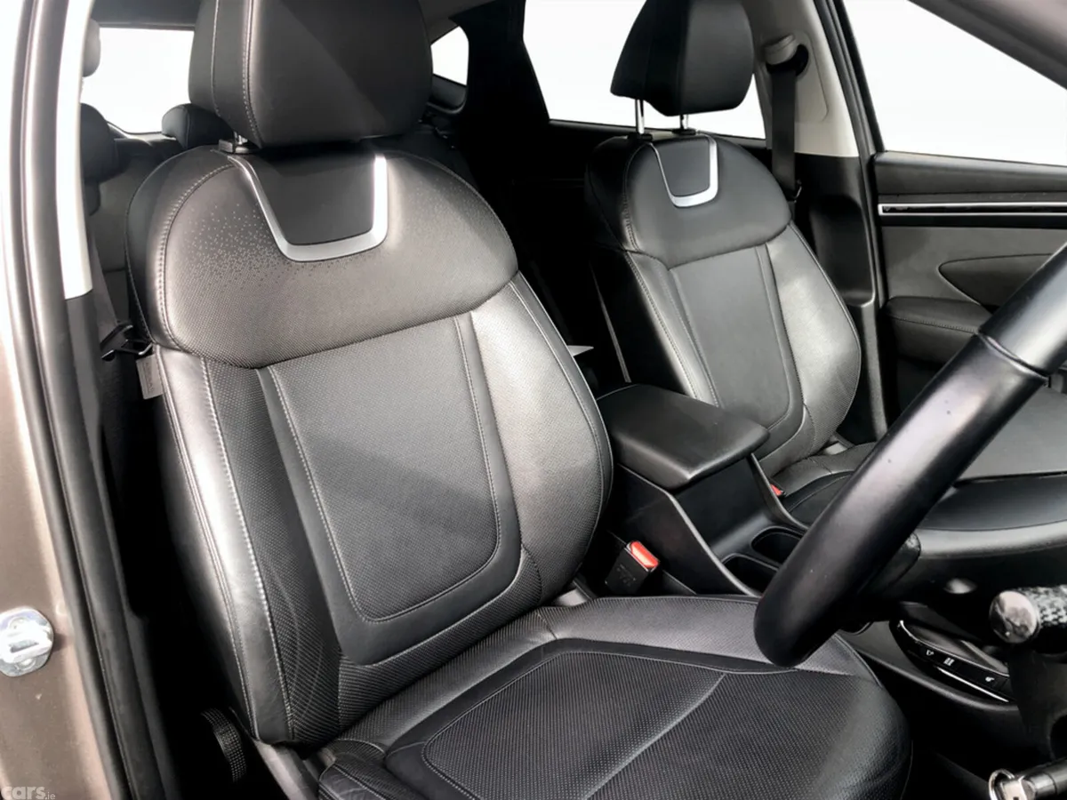 Hyundai Tucson MPV, Diesel, 2022, Gold