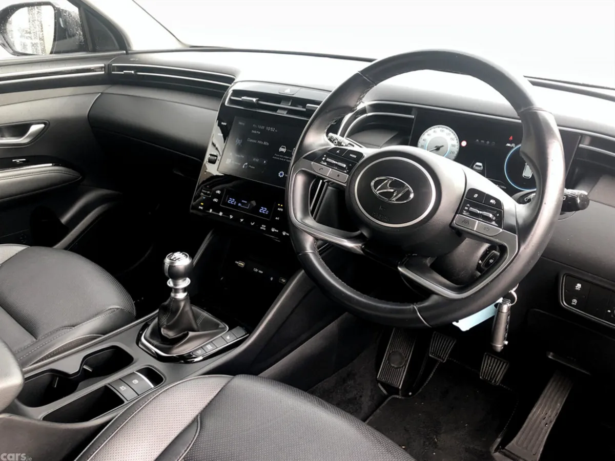 Hyundai Tucson MPV, Diesel, 2022, Gold