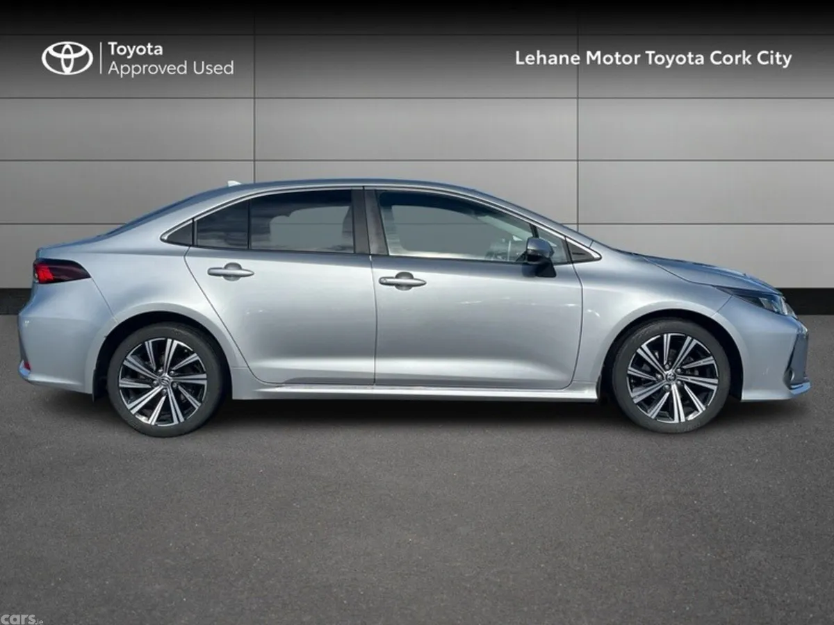 Toyota Corolla Saloon, Petrol Hybrid, 2023, Silver