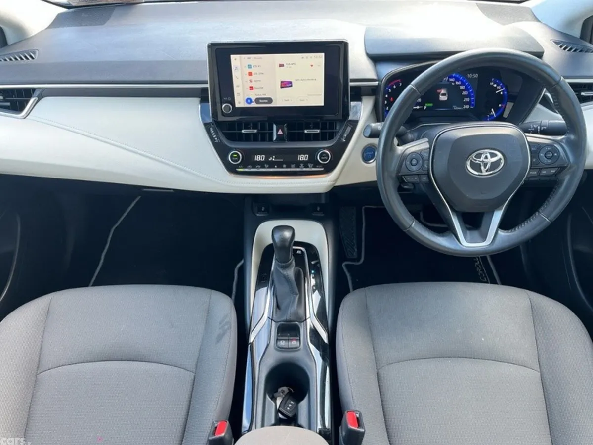 Toyota Corolla Saloon, Petrol Hybrid, 2023, Silver