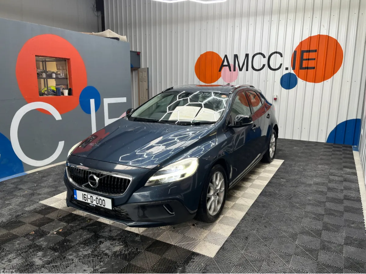 Volvo V40 Saloon, Diesel, 2016, Blue