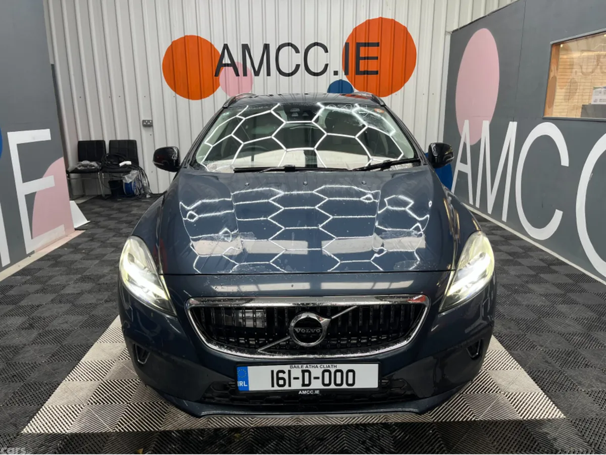 Volvo V40 Saloon, Diesel, 2016, Blue