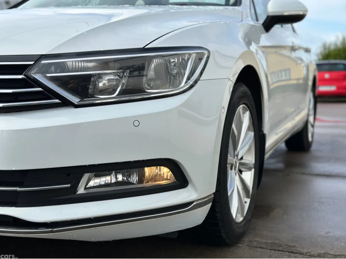 Volkswagen Passat Saloon, Diesel, 2016, White