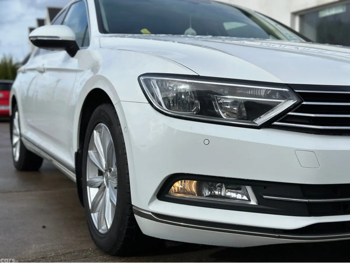 Volkswagen Passat Saloon, Diesel, 2016, White