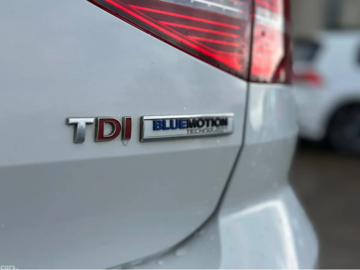 Volkswagen Passat Saloon, Diesel, 2016, White