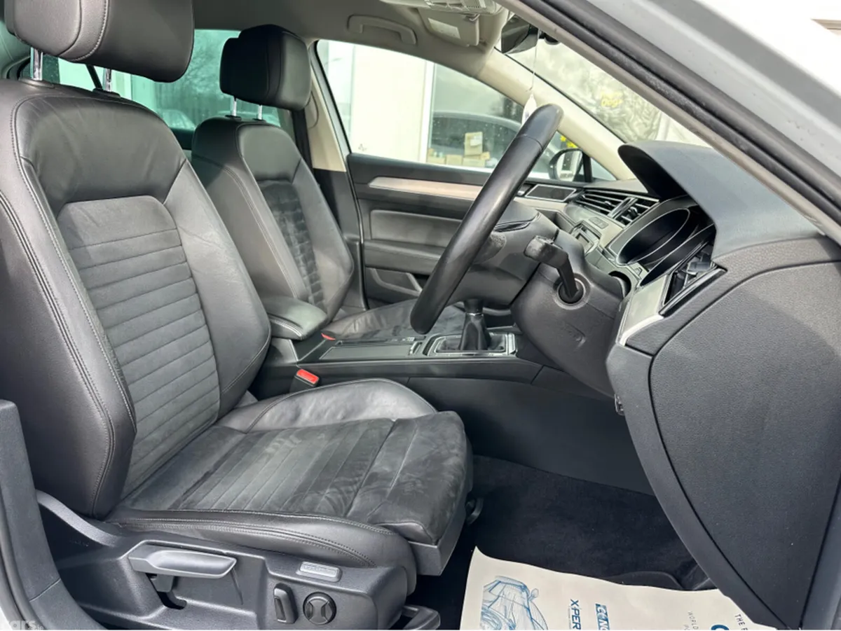 Volkswagen Passat Saloon, Diesel, 2016, White