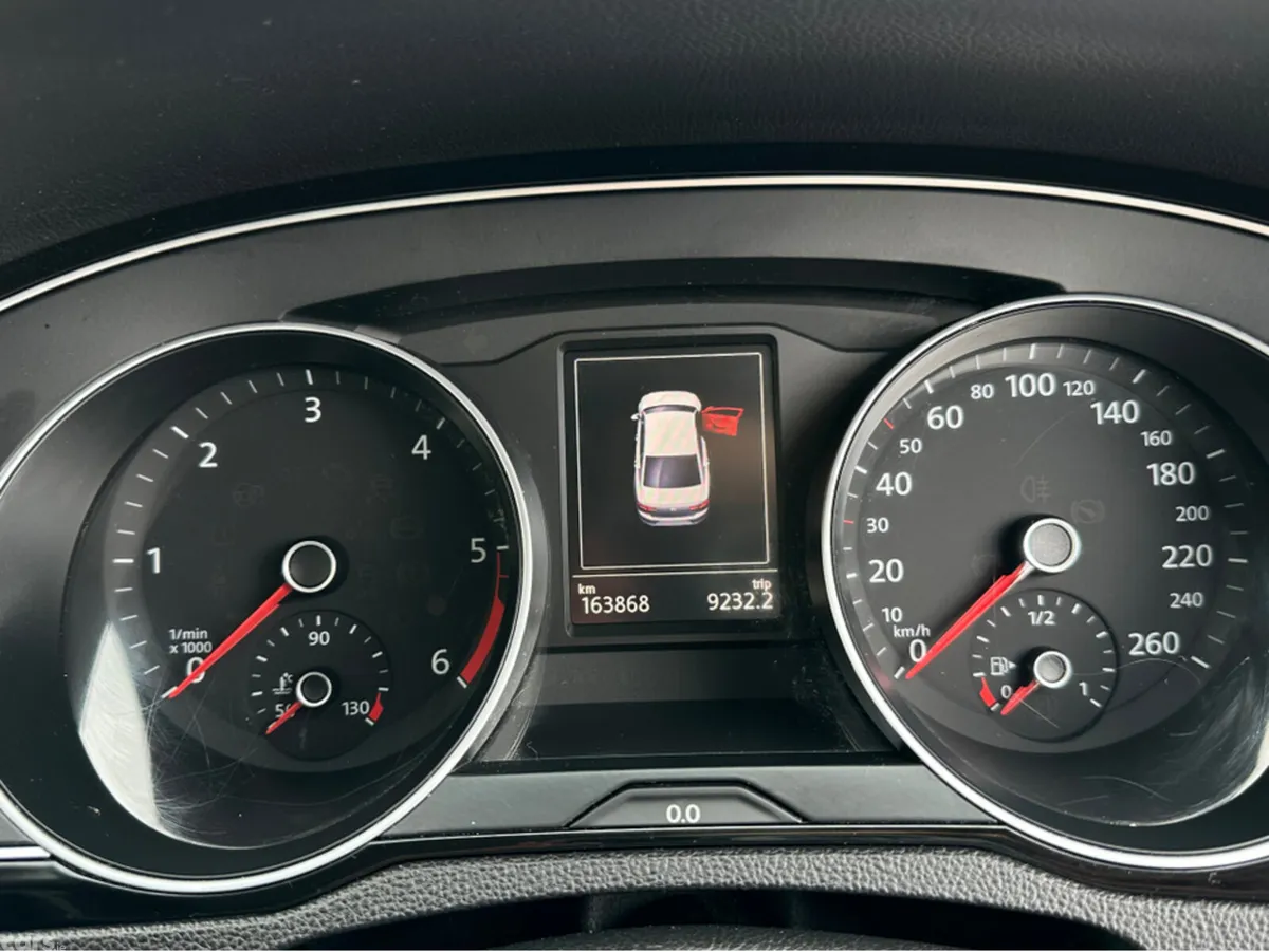Volkswagen Passat Saloon, Diesel, 2016, White