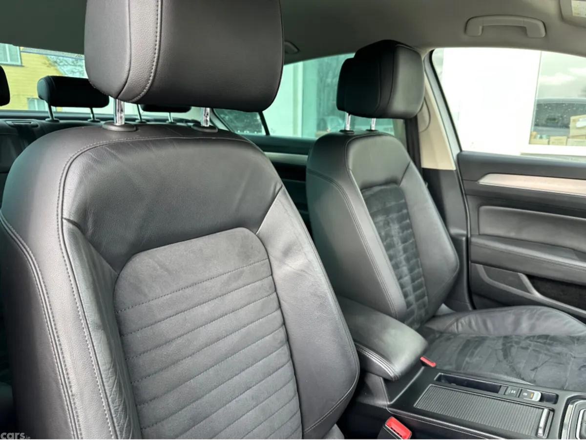 Volkswagen Passat Saloon, Diesel, 2016, White