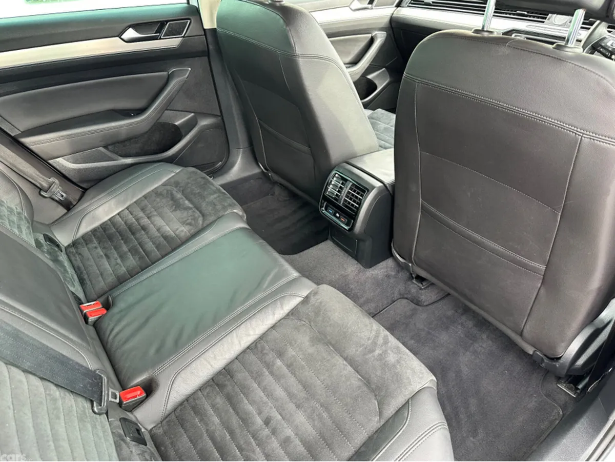 Volkswagen Passat Saloon, Diesel, 2016, White