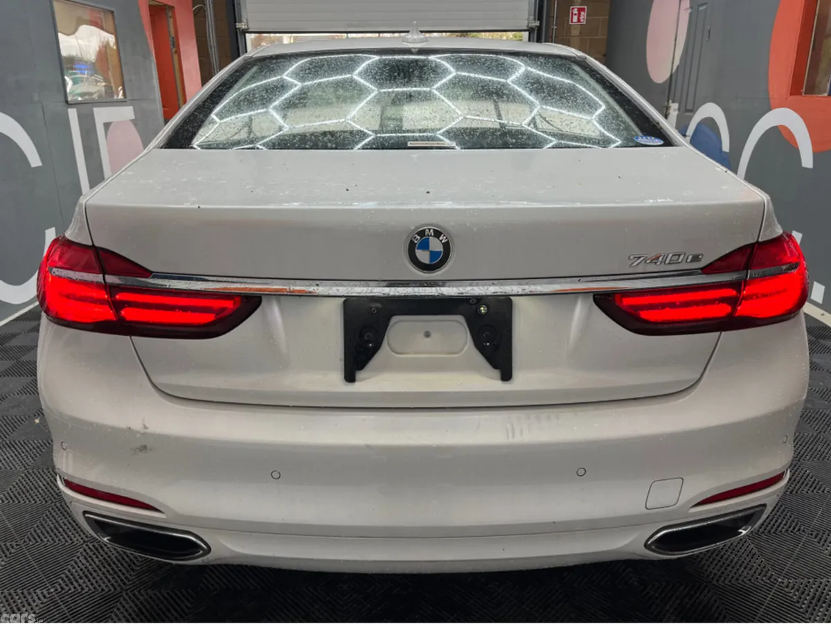 BMW 7-Series Saloon, Petrol Plug-in Hybrid, 2017, White