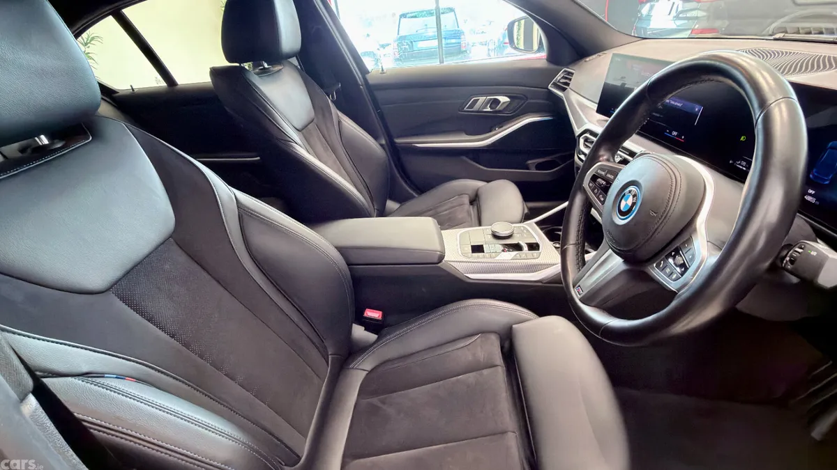 BMW 3-Series Saloon, Petrol Hybrid, 2024, Blue
