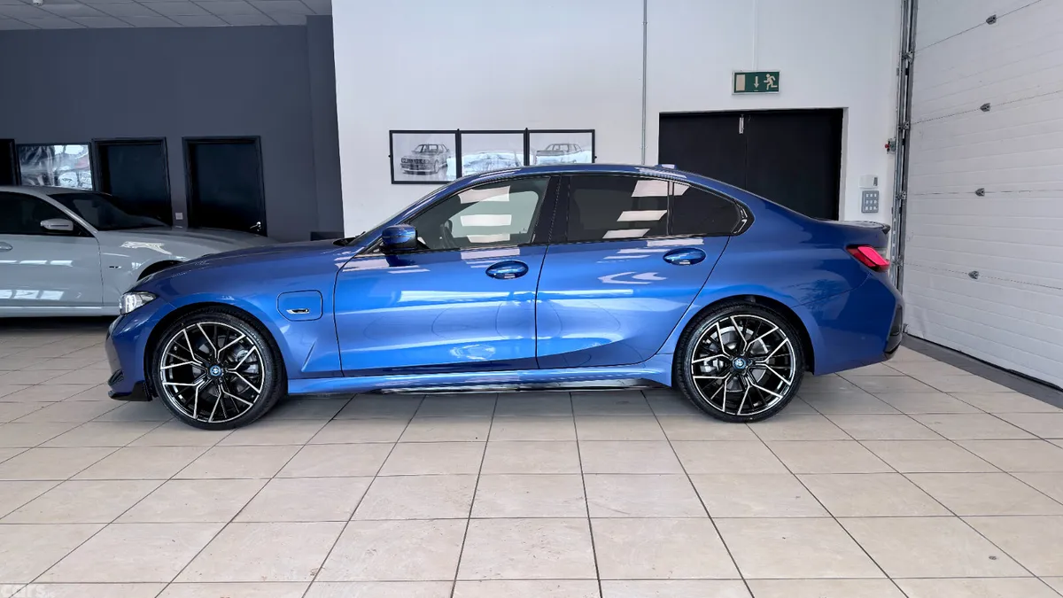 BMW 3-Series Saloon, Petrol Hybrid, 2024, Blue