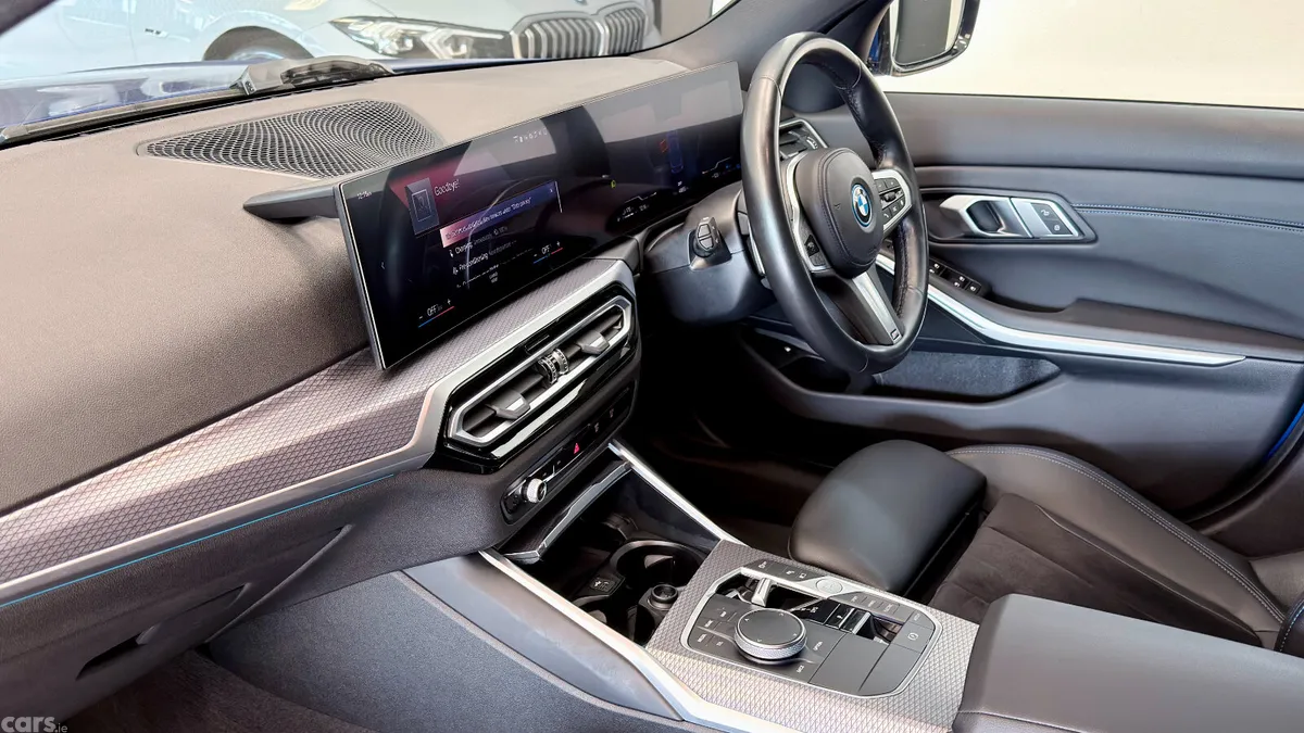BMW 3-Series Saloon, Petrol Hybrid, 2024, Blue