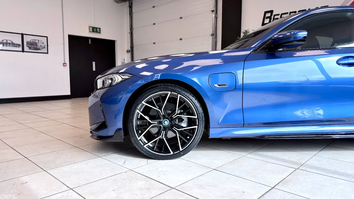 BMW 3-Series Saloon, Petrol Hybrid, 2024, Blue