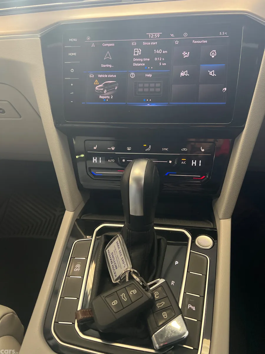 Volkswagen Passat Estate, Diesel, 2022, Blue