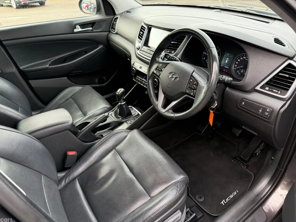 Hyundai Tucson SUV, Diesel, 2016, Bronze