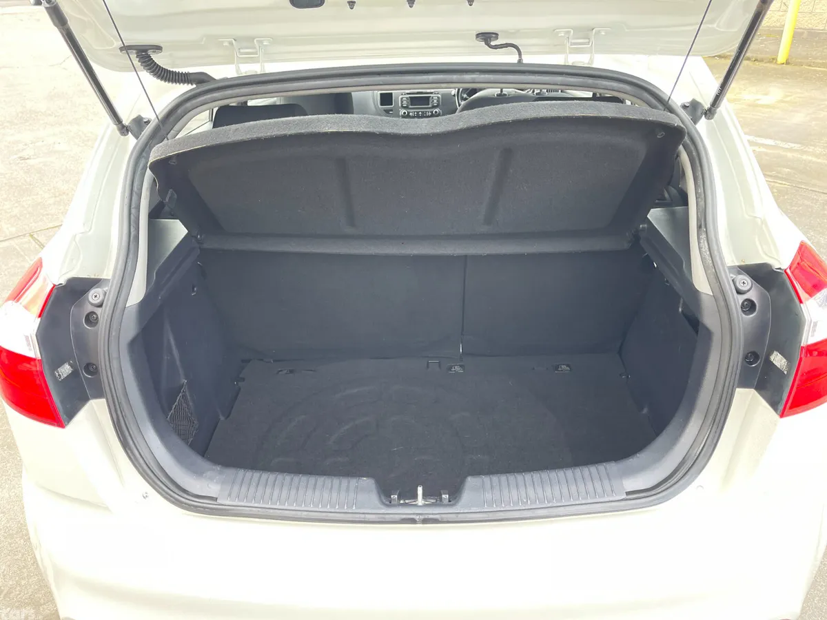 Kia Rio Hatchback, Diesel, 2014, White
