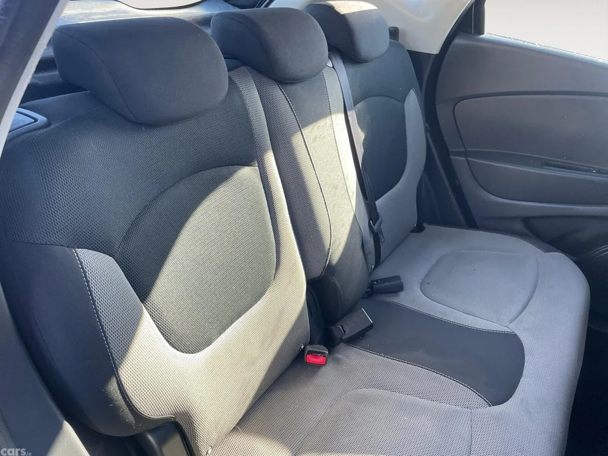 Renault Captur Hatchback, Diesel, 2016, Black