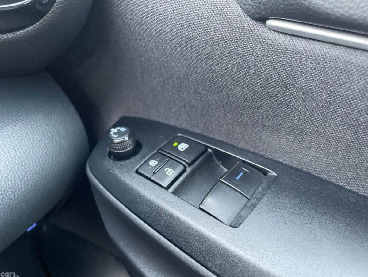 Toyota Yaris Hatchback, Petrol Hybrid, 2023, Black