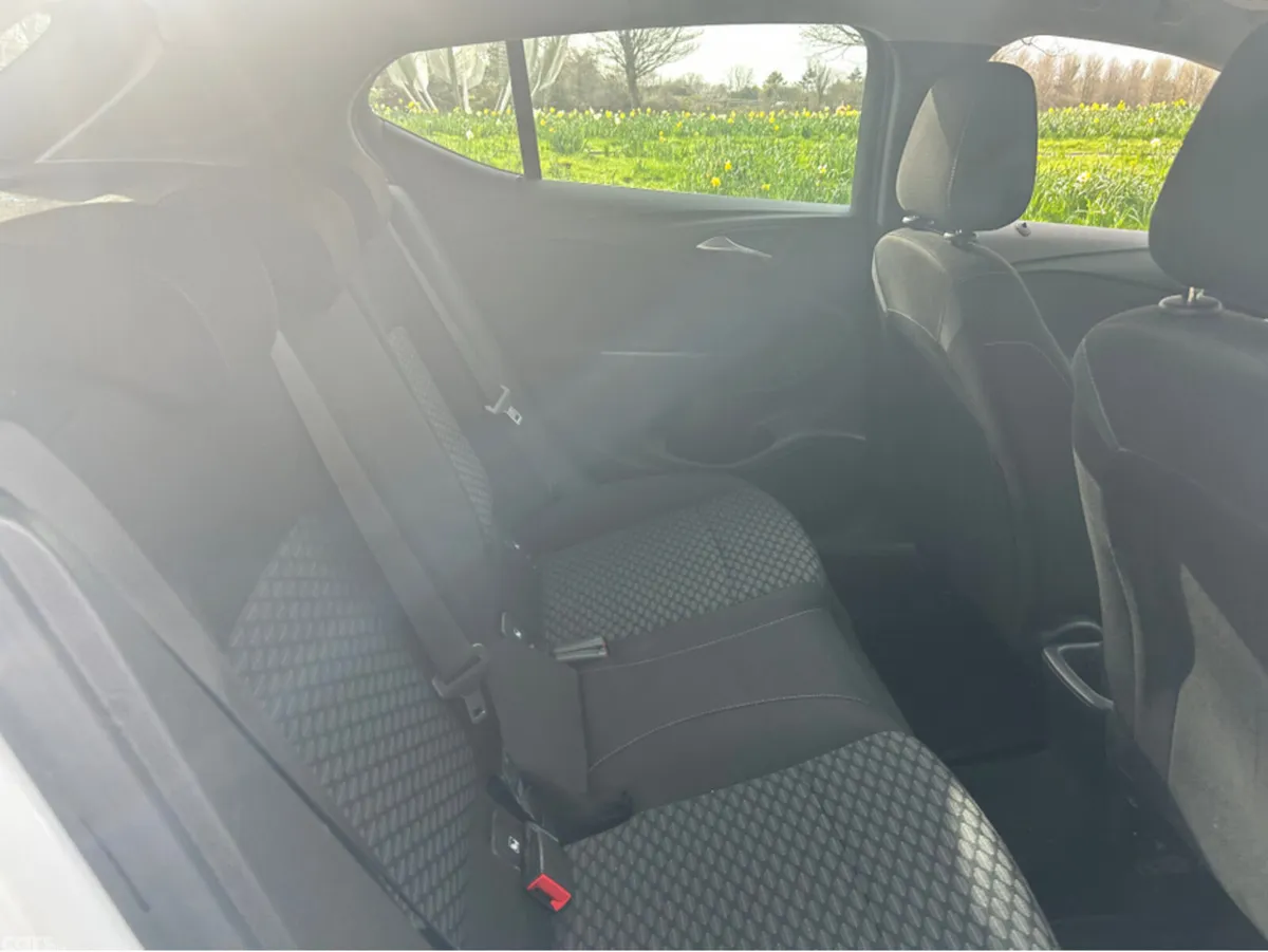 Opel Astra Hatchback, Diesel, 2018, White