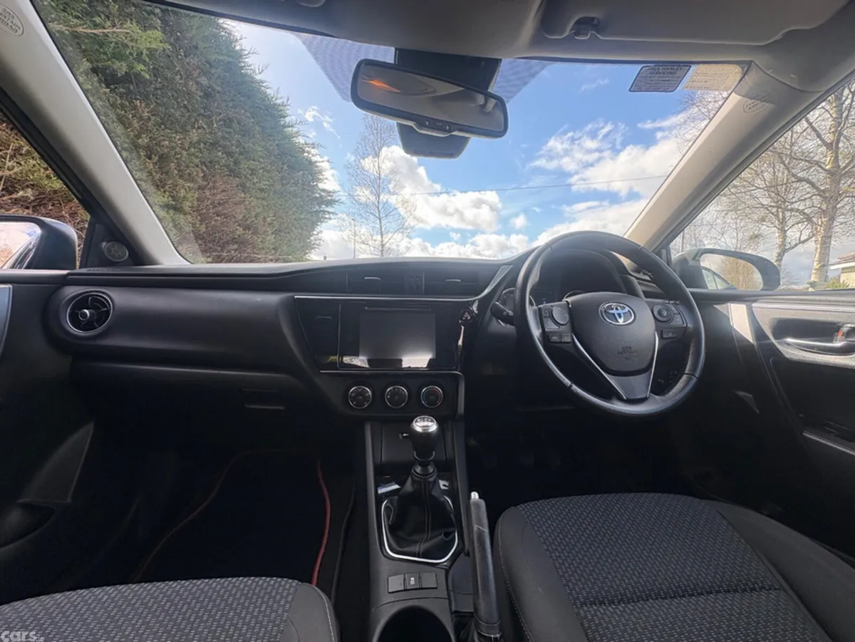 Toyota Corolla Saloon, Petrol, 2017, Black