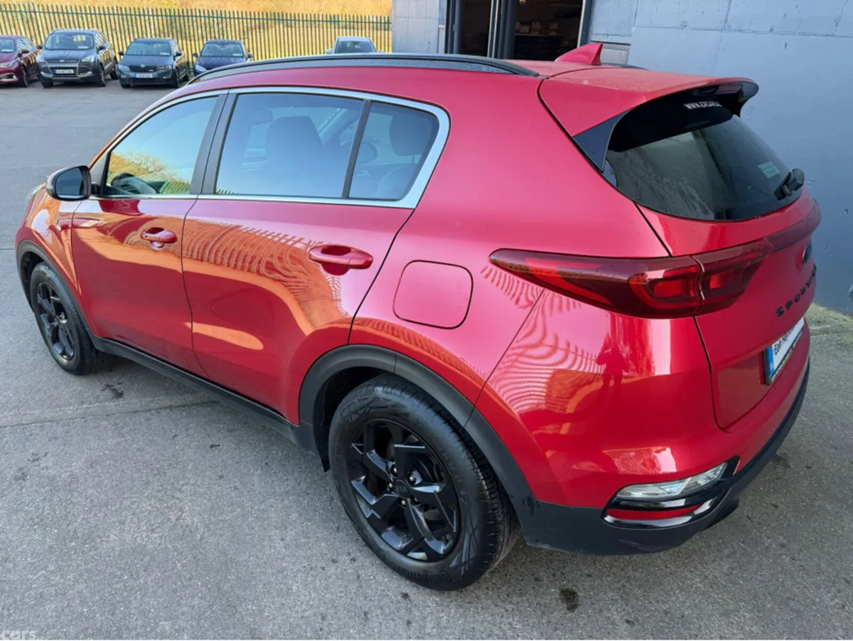 Kia Sportage MPV, Diesel Hybrid, 2021, Red