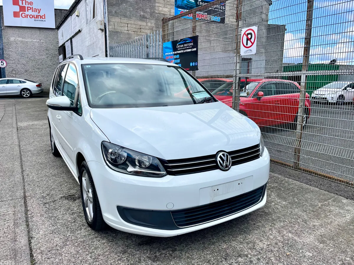 Volkswagen Touran MPV, Petrol, 2015, White