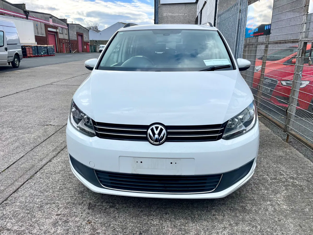 Volkswagen Touran MPV, Petrol, 2015, White