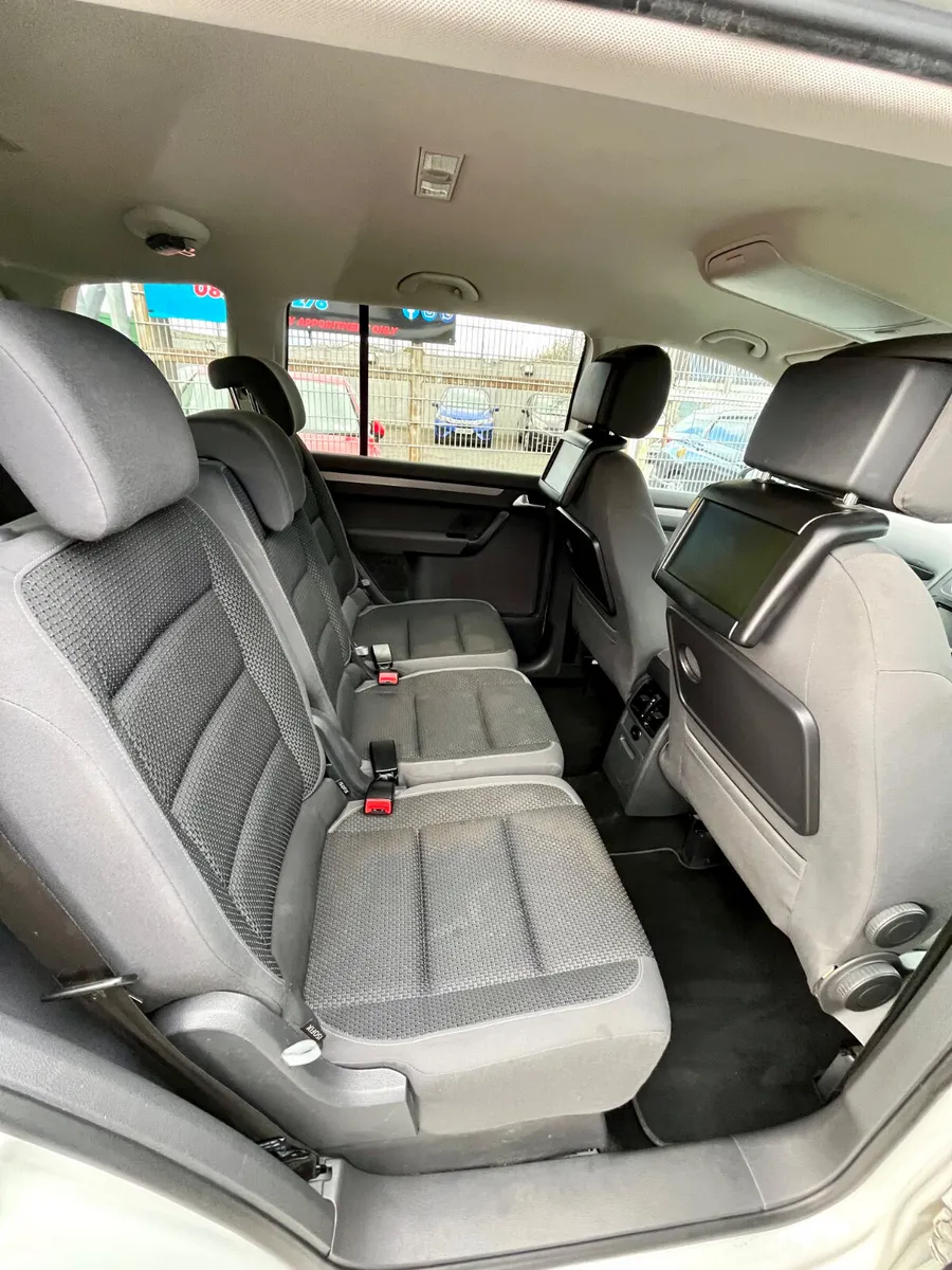 Volkswagen Touran MPV, Petrol, 2015, White