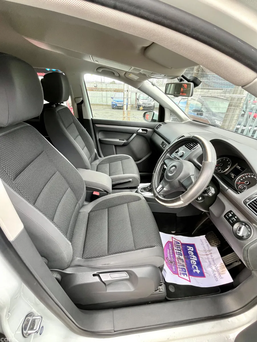 Volkswagen Touran MPV, Petrol, 2015, White