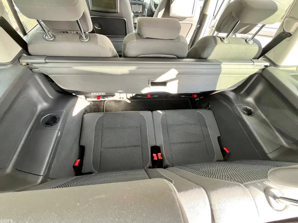 Volkswagen Touran MPV, Petrol, 2015, White