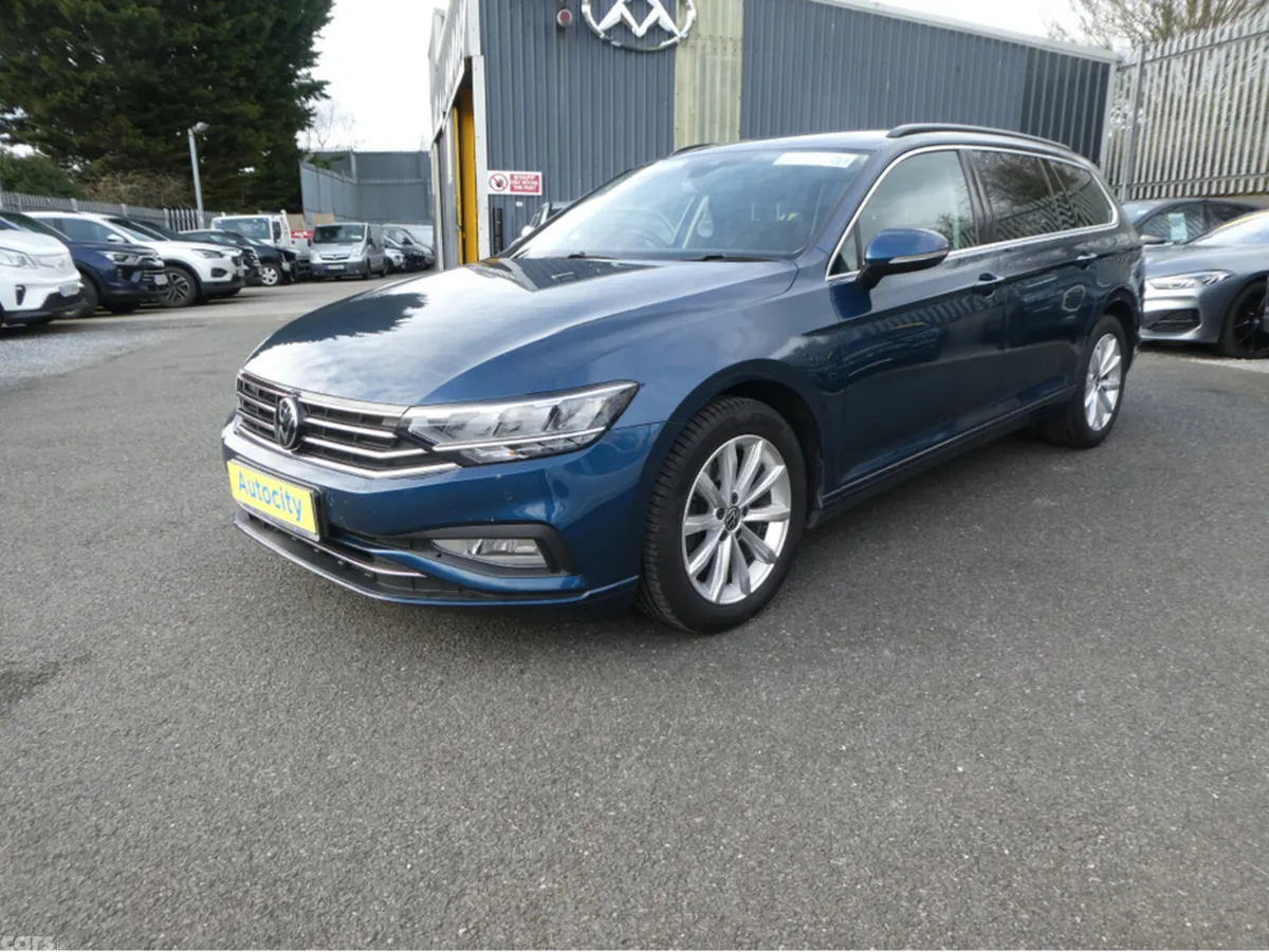 Volkswagen Passat Estate, Diesel, 2021, Blue